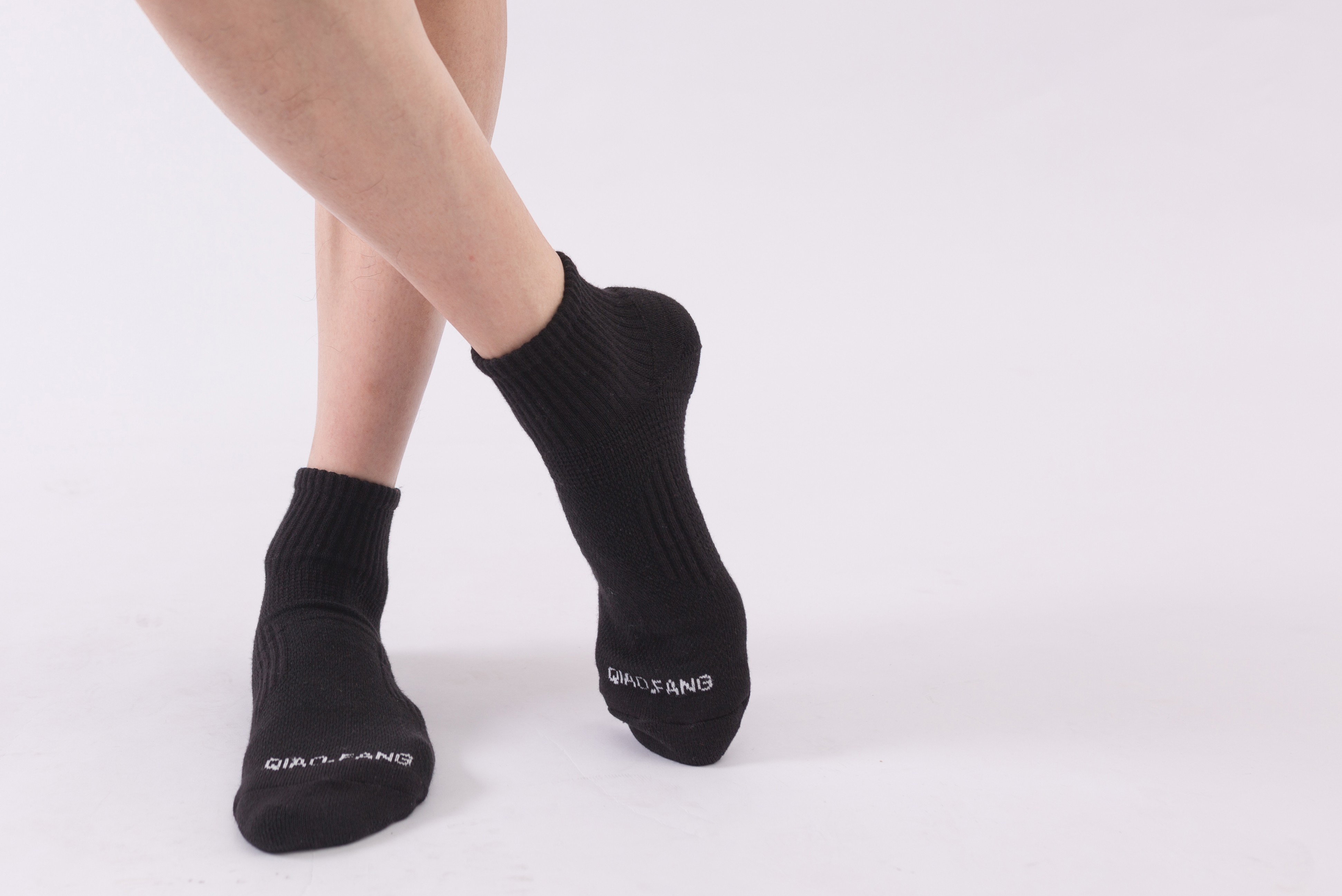 【抗菌除臭襪】單色減壓高船型機能襪-黑色 M014