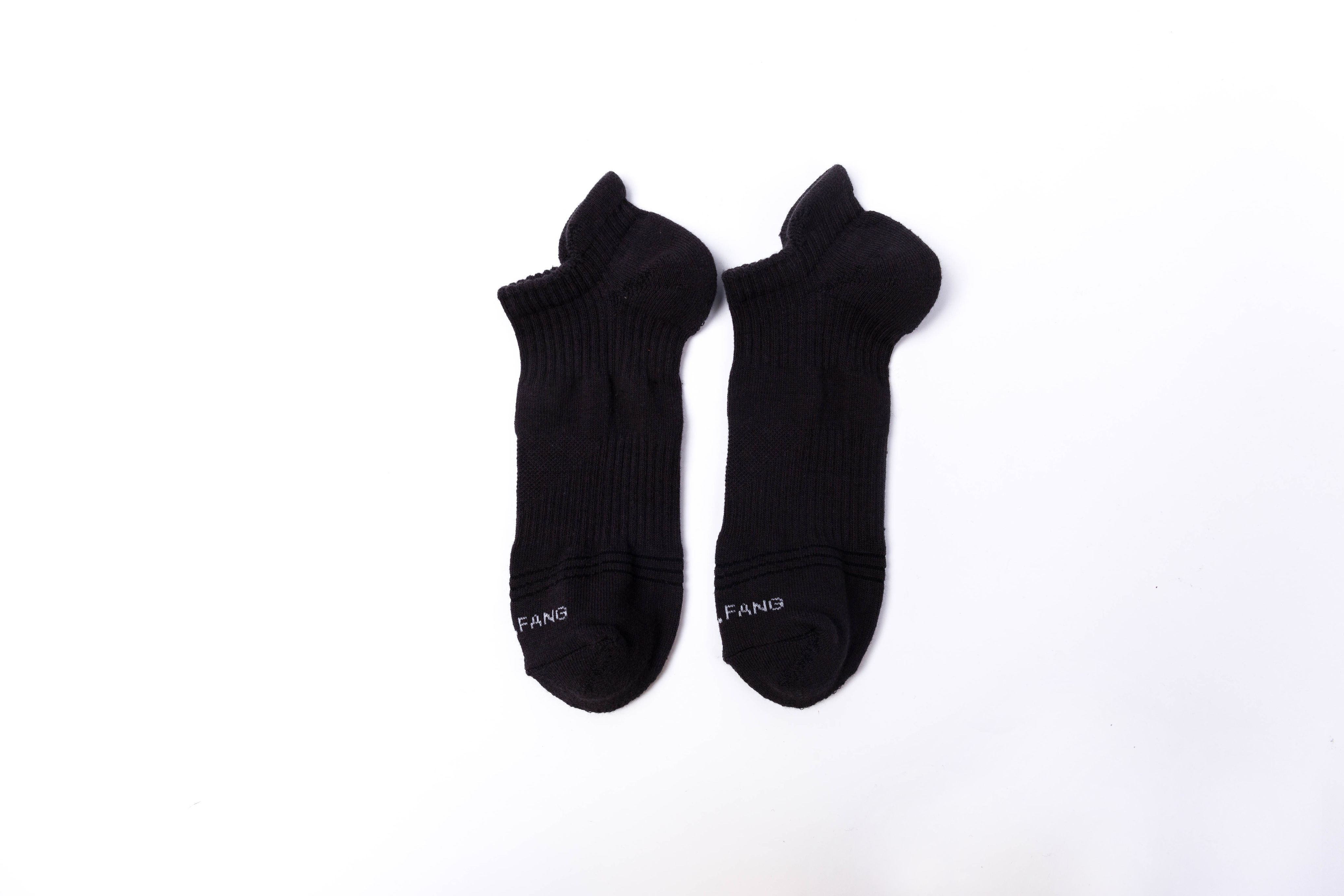 【抗菌除臭襪】單色減壓耳朵船型機能襪-深灰色 M019
