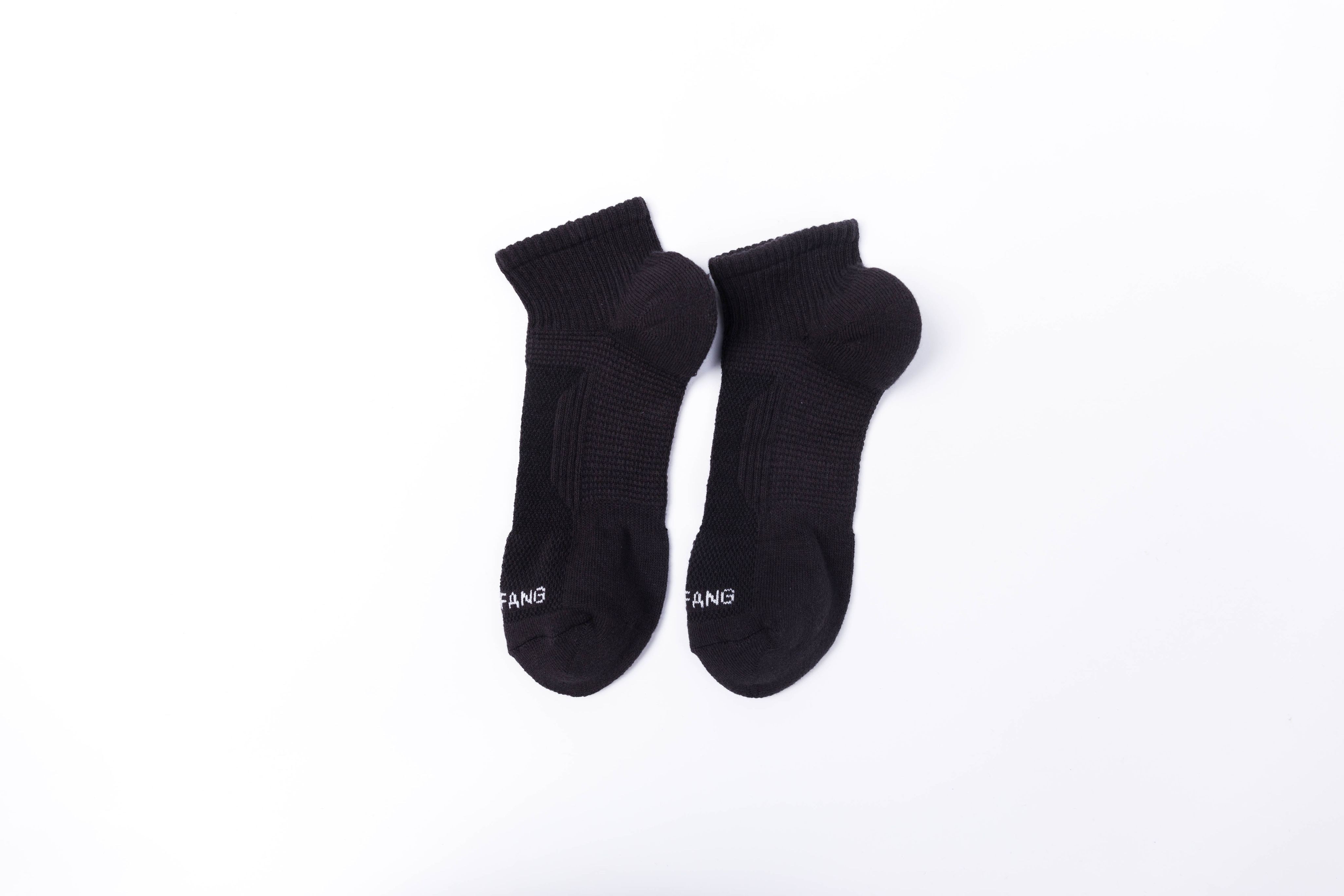 【抗菌除臭襪】單色減壓高船型機能襪-深灰色 M016